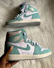 Verde / Cremoso / Branco
