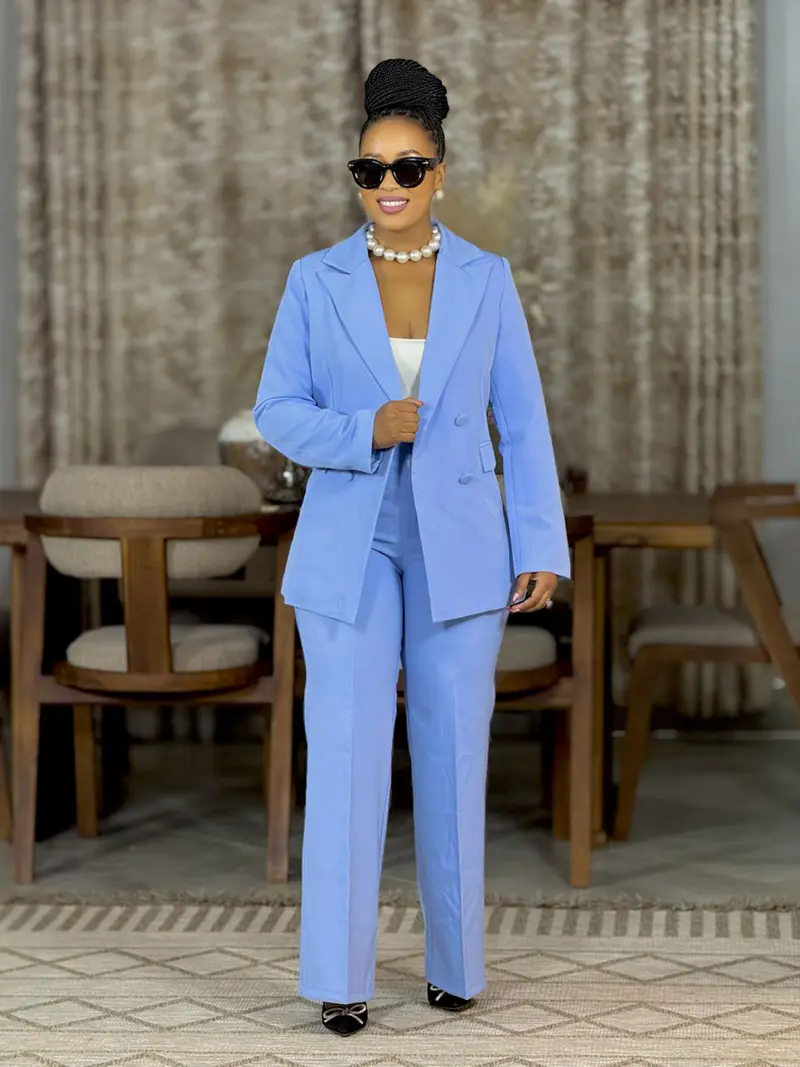 Terno Feminino - Calça e Casaco Azul Royal · Azul Claro