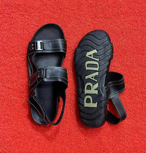 Chinelos Prada Monolith