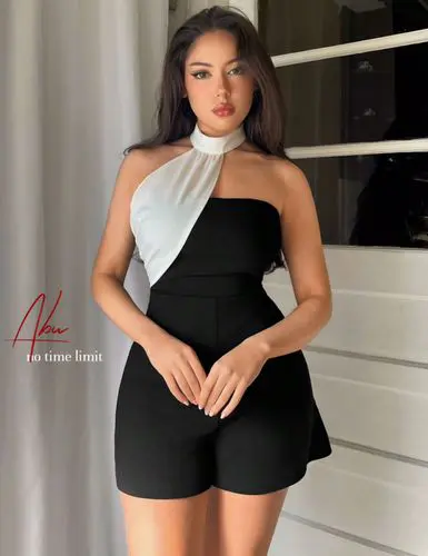 Macacão Elegante Preto e Branco · Preto / Branco · Modelo 2