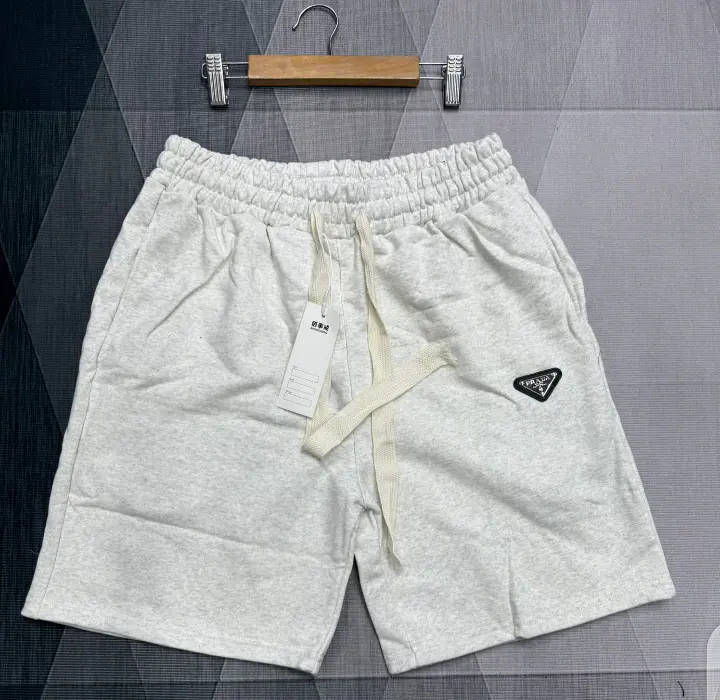 Shorts Esportivos Prada Bege · Branco