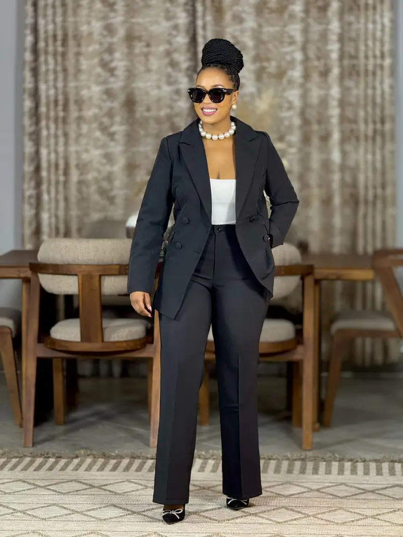 Terno Feminino - Calça e Casaco Branco Royal · Preto