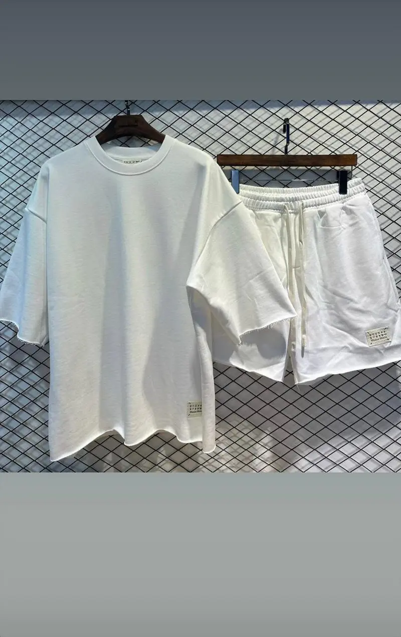 Conjunto Casual Branco – Camiseta & calção Conforto e Versatilidade