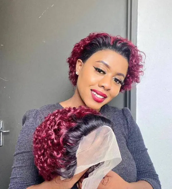 Peruca Cacheada Vermelha com Tela Frontal  