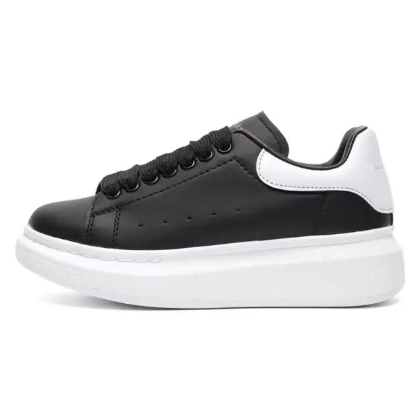 Tênis Alexander McQueen Oversized Sneaker - Preto & Branco