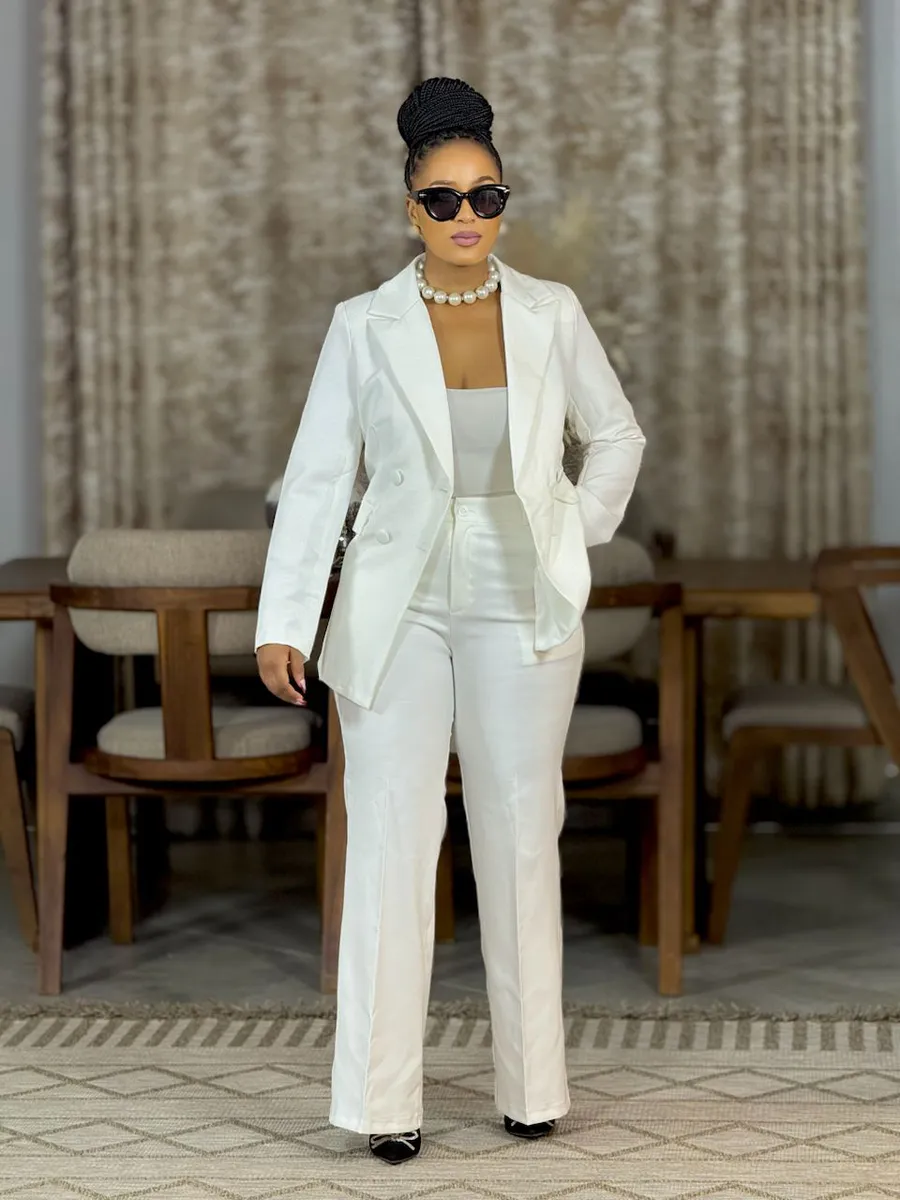 Terno Feminino - Calça e Casaco Branco Royal