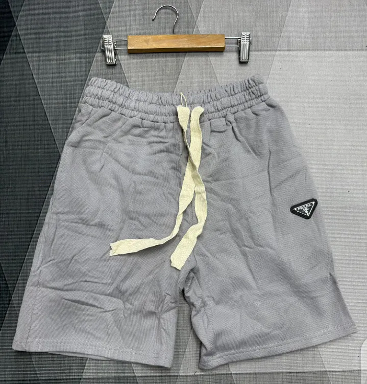 Shorts Esportivos Prada Bege · Cinzento