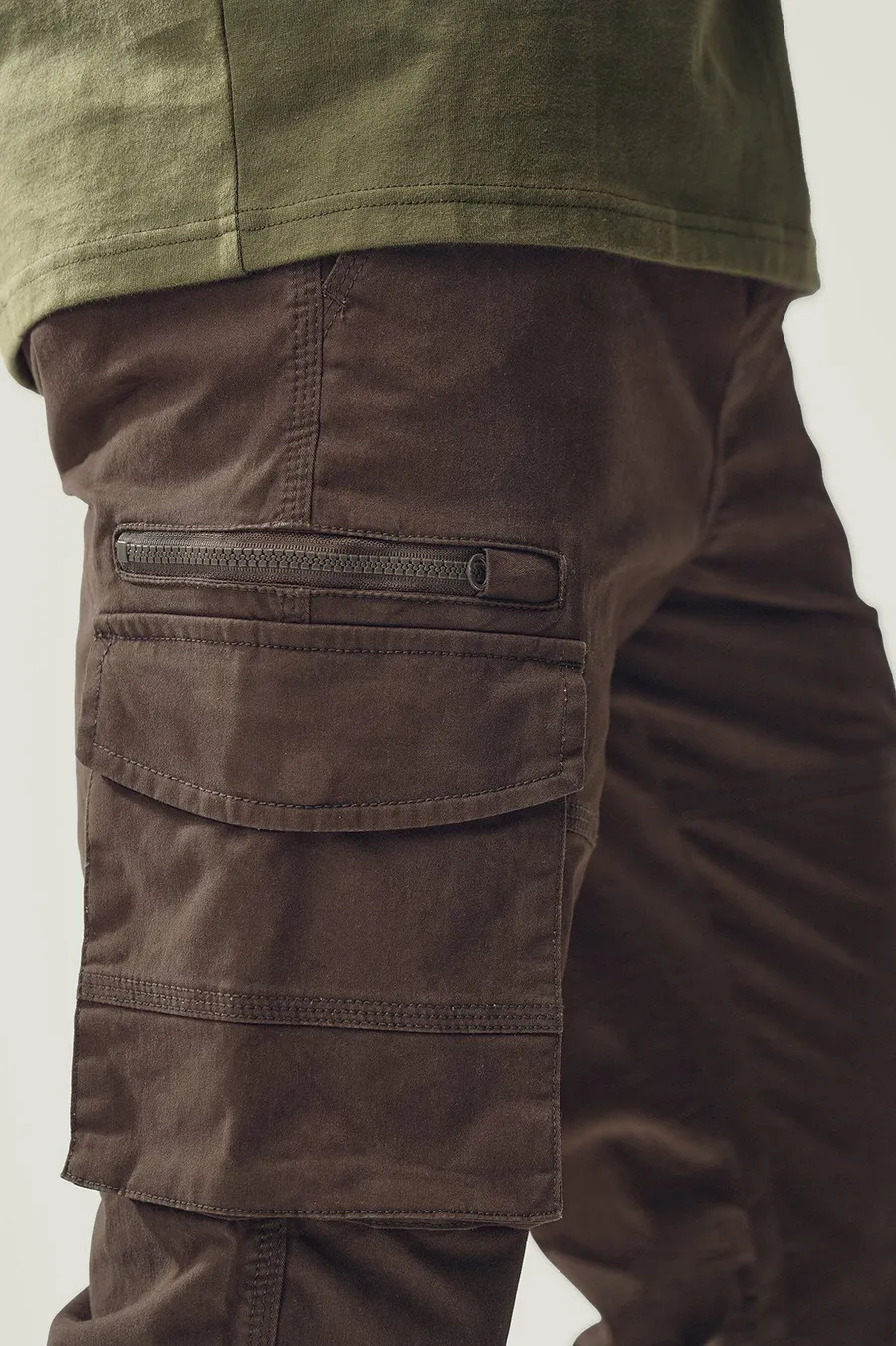 Calças Tapered · Homem · Castanho