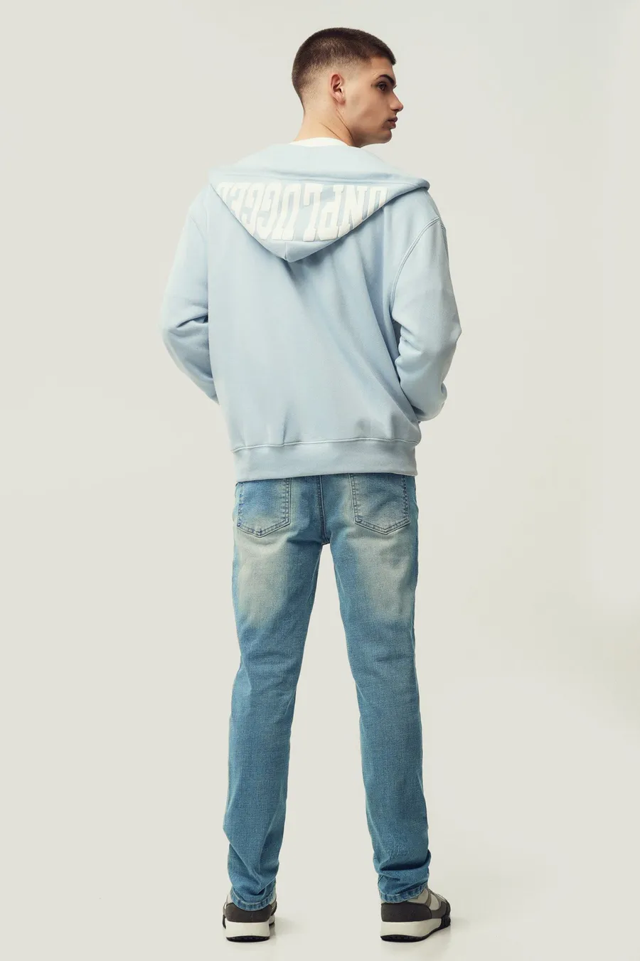 Calças de ganga slim · Homem · Creme · Modelo 2