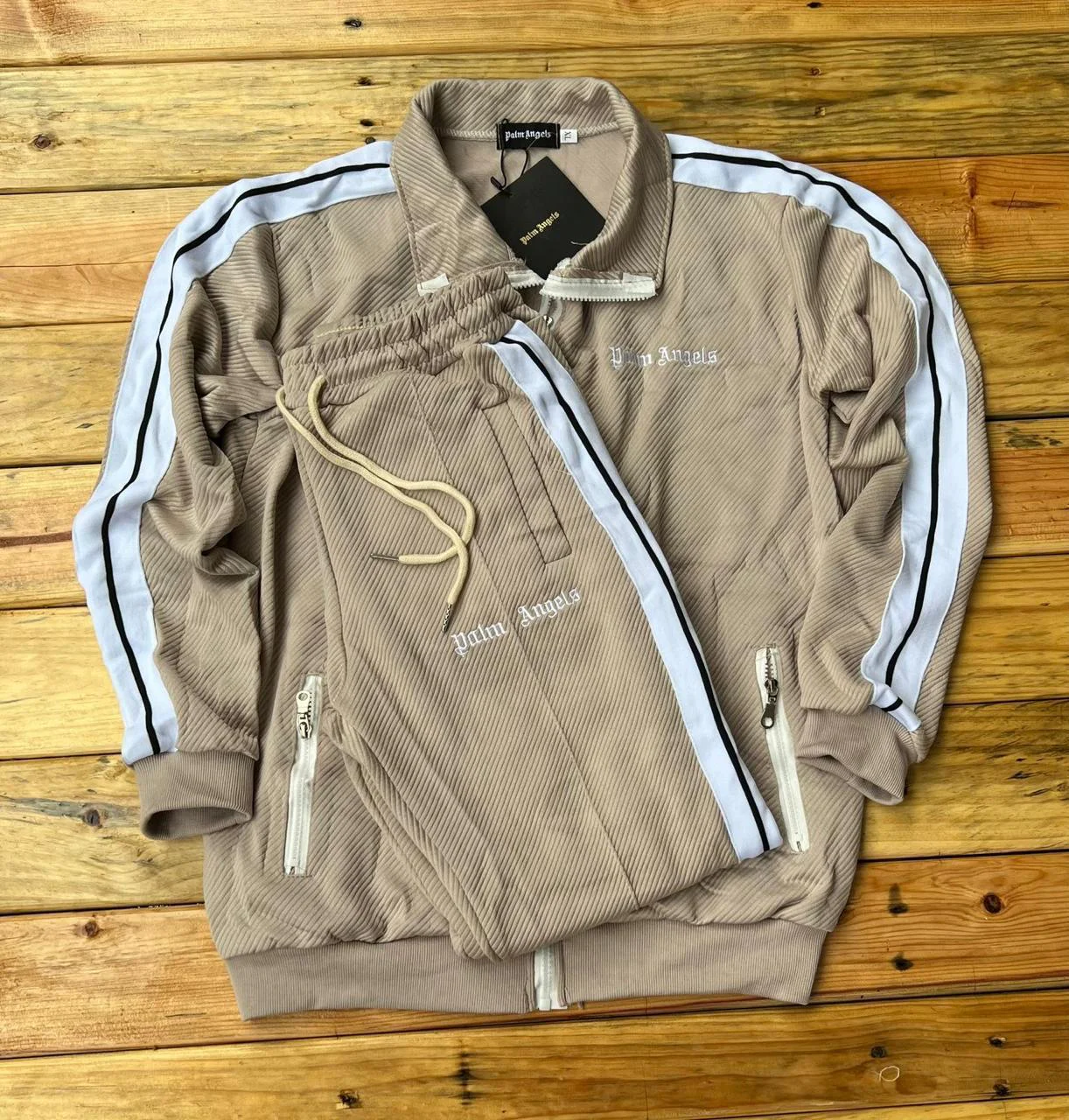 Conjunto Esportivo Palm Angels Bege