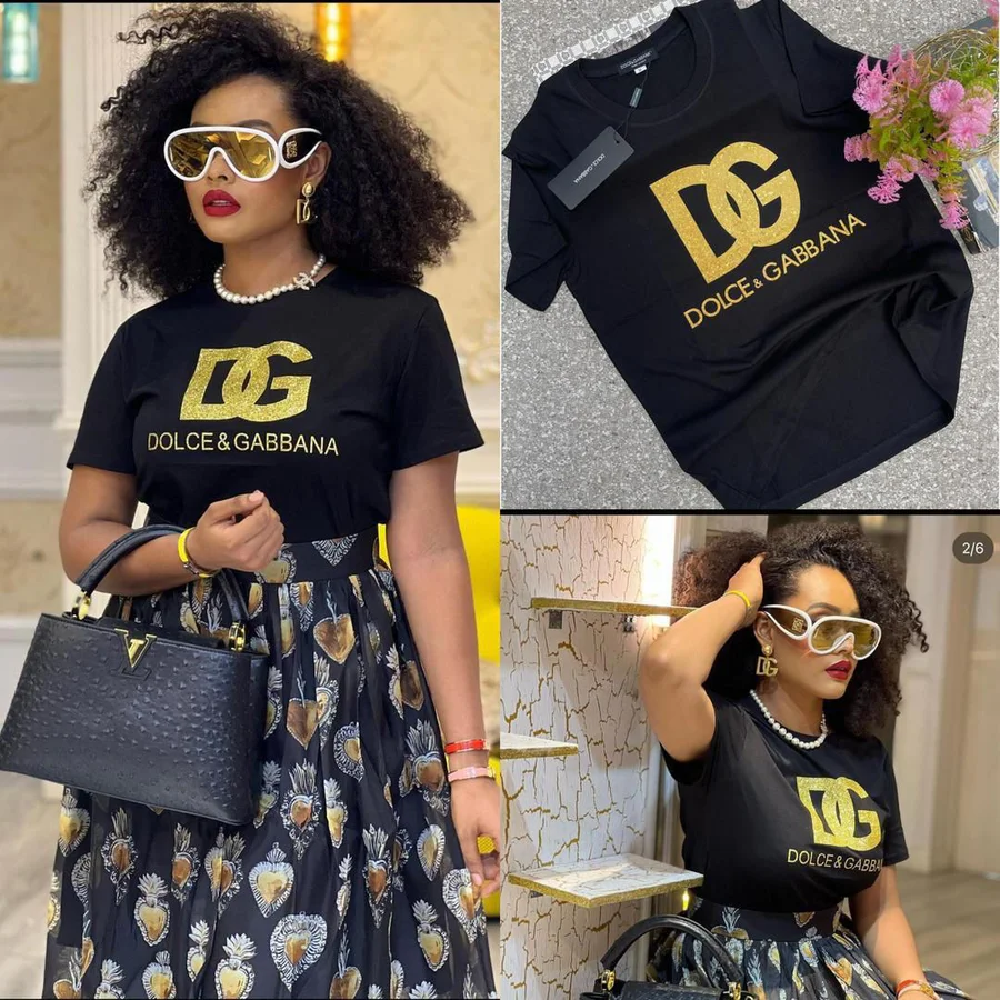 Camiseta Dolce & Gabbana Preta com Logo Dourado