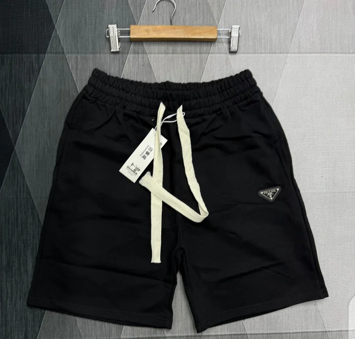 Shorts Esportivos Prada Bege · Preto