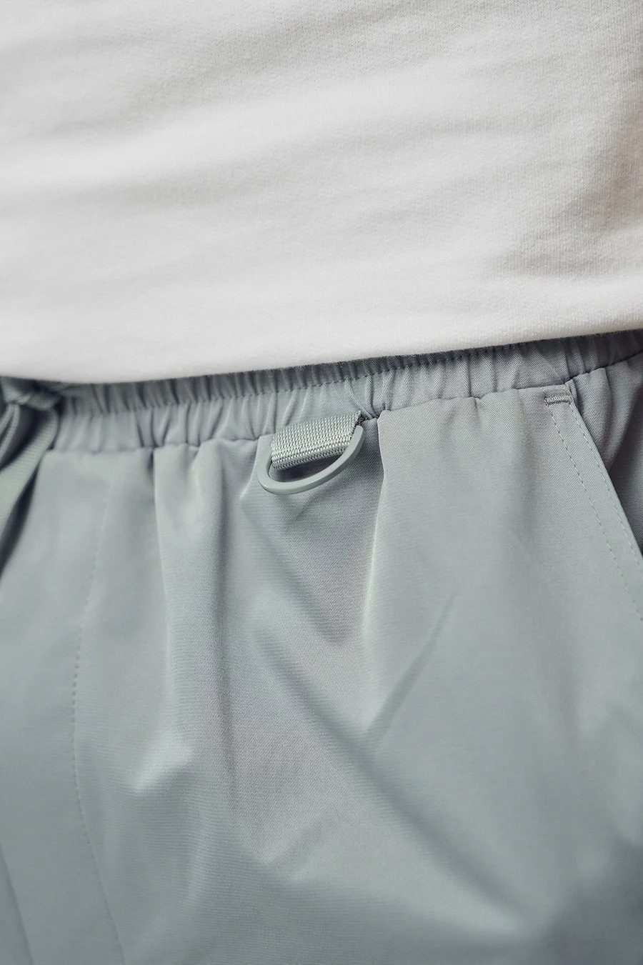 Calças jogger em poliéster · Homem · Cinzento Escuro