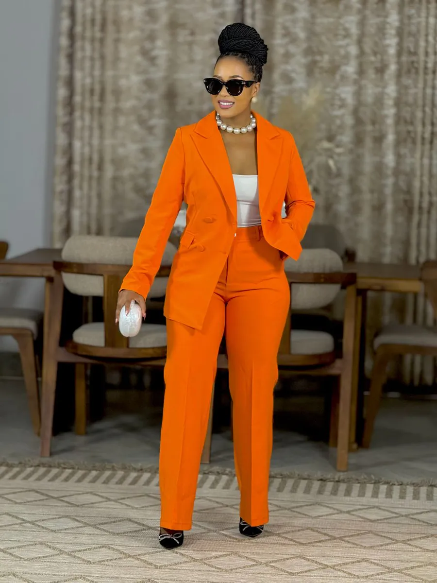 Terno Feminino - Calça e Casaco Azul Royal · Laranja