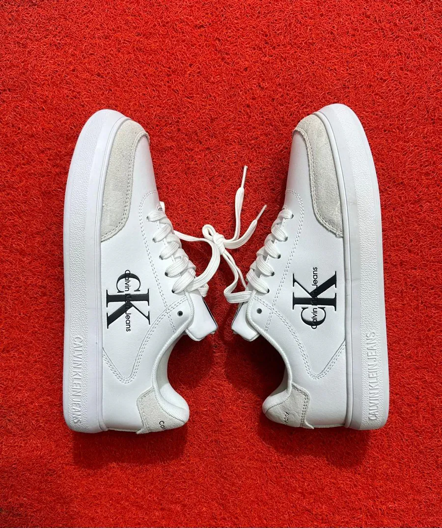 Tênis Calvin Klein Preto e Branco · Cinzento / Branco