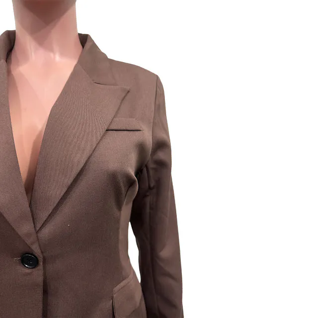 Terno Blazer Feminino e Saia Lápis Elegante · Castanho