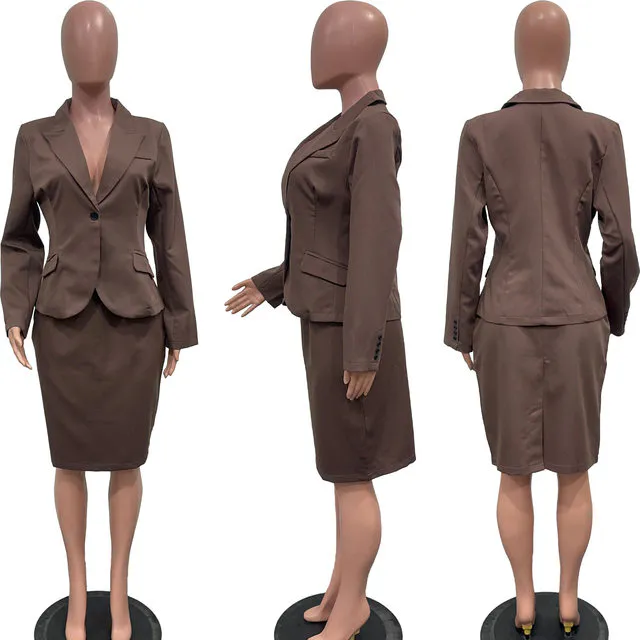 Terno Blazer Feminino e Saia Lápis Elegante · Castanho